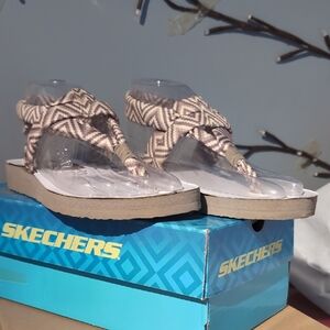 Skechers Women's Geometric Tan Sandals